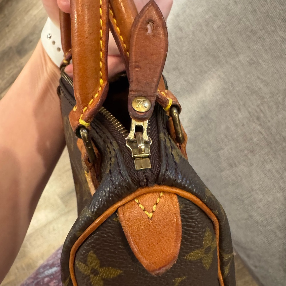 LOUIS VUITTON MINI SPEEDY WITH STRAP AND LOCK/KEY AUTHENTIC - Picture 16 of 16
